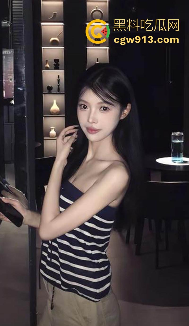 抖音极品网红【气饱了】榜一福利定制视频流出,细腰翘臀极致抖奶,动作狂野,欲火中烧!-2