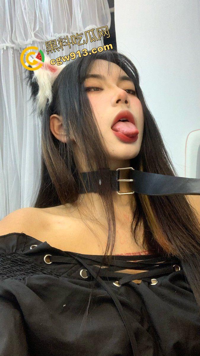 南京财经大学校花【张雨琪】被金主包养,为了金主的多多爆金币玩制服play,金主爆金币她爆白浆!-12