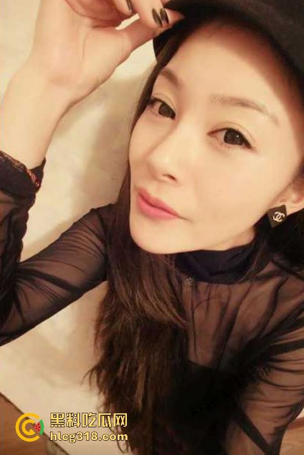 极品杭州少妇【魏晓婷】性爱视频流出，高颜值模特身材，私处茂盛性欲极强，纯纯母狗一枚！-2