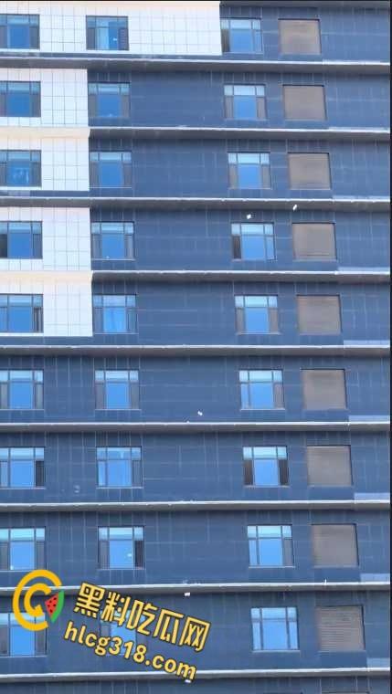 河北黄骅金宝撒钱事件,有钱人真是壕啊,楼下大把的人在那捡钱这种好事,我为什么遇不到 ?-6