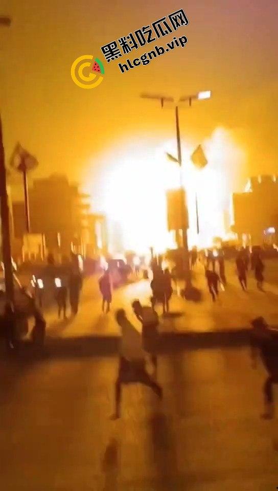 摩苏儿激烈枪战再现，伊拉克苏莱曼尼亚爆炸画面疑似汽油站爆炸！-2