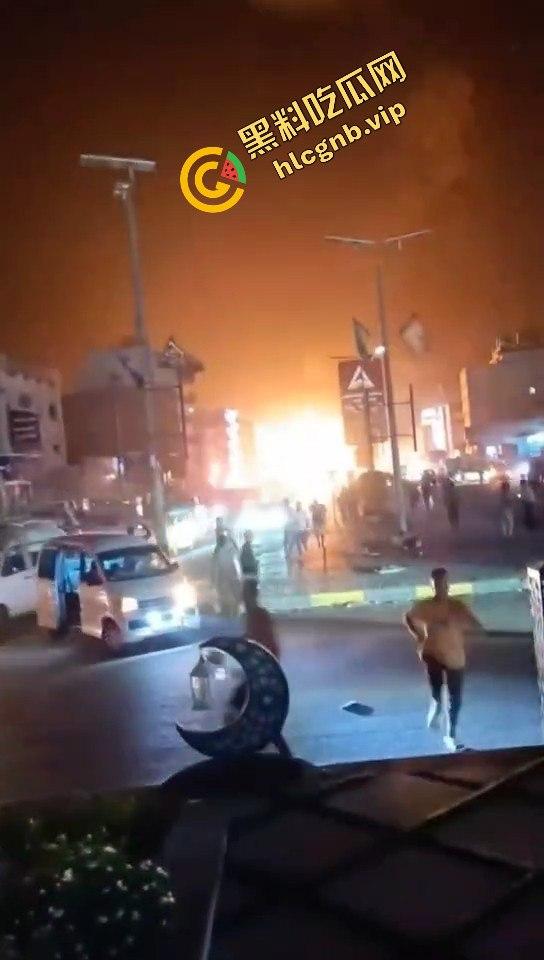 摩苏儿激烈枪战再现，伊拉克苏莱曼尼亚爆炸画面疑似汽油站爆炸！-3