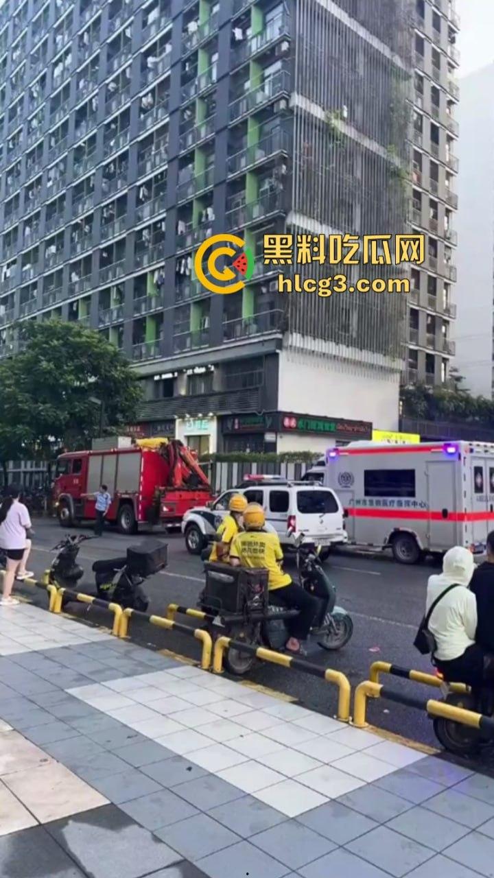 人间悲剧!广州25岁美团外卖小哥 因为顾客无理投诉崩溃跳楼轻生!-6