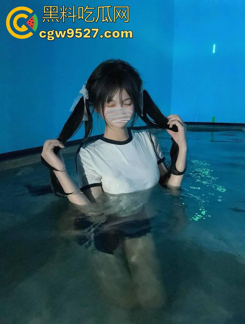 超性感百变萝莉少女,肌肤白嫩身材纤细修长,可御姐可萝莉极度反差,自拍裸露视频勾引大哥!-1