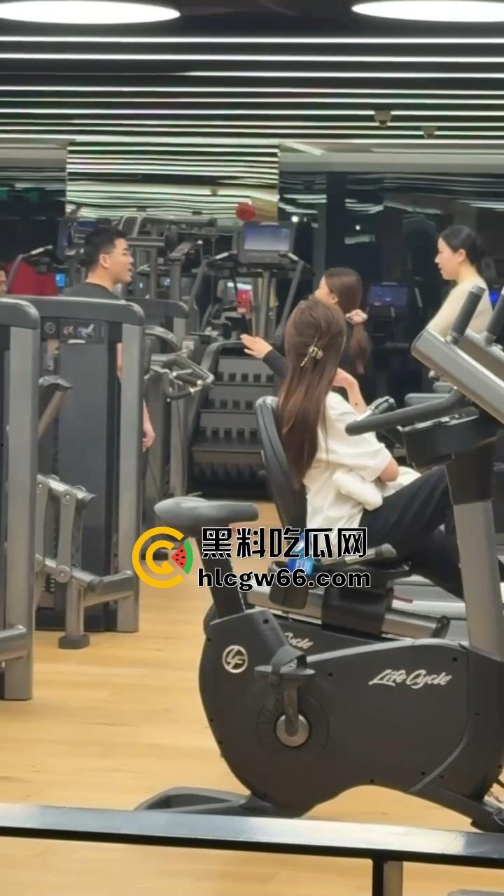 成都小仙女健身房被基佬狂骂,母0攻击性拉满,气得要报警,炸裂的一批!-9