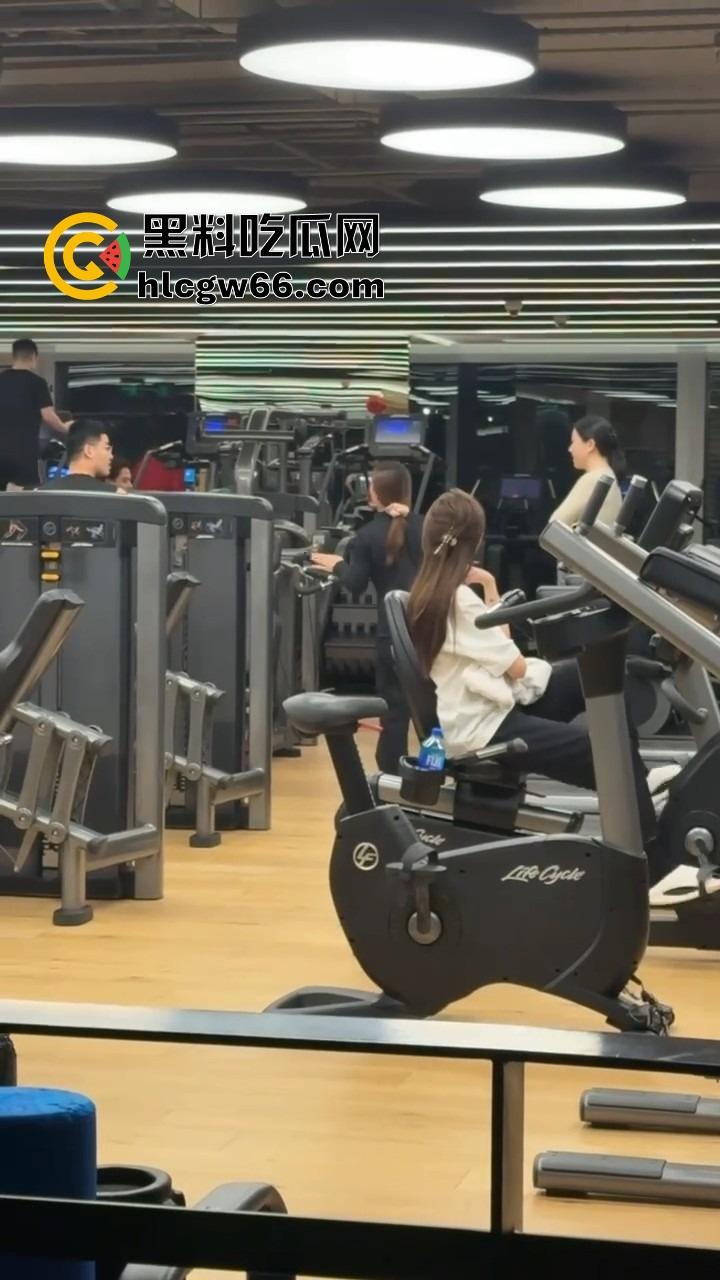 成都小仙女健身房被基佬狂骂,母0攻击性拉满,气得要报警,炸裂的一批!-10