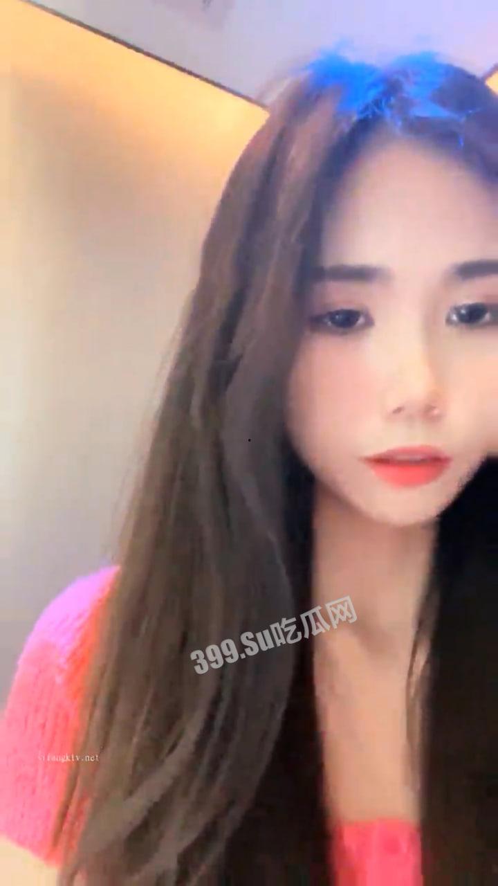 激情一夜 户外真实！安徽黄播女神肤白貌美 偷偷在 KTV 卫生间发骚自慰直播-1