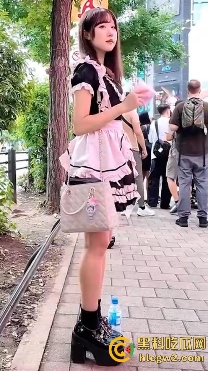 宅男天堂!实拍日本街头让人眼花缭乱的精致站街少女 多少钱可以带回家?-3