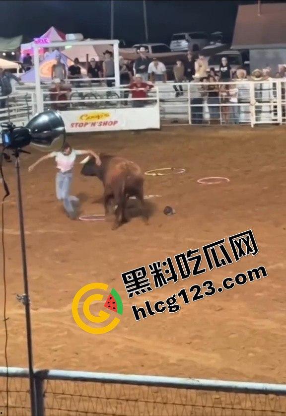 勇敢者的游戏:留在圈里拿10万美元?被牛撞一下骨折赚70万,这笔买卖真划算!-4