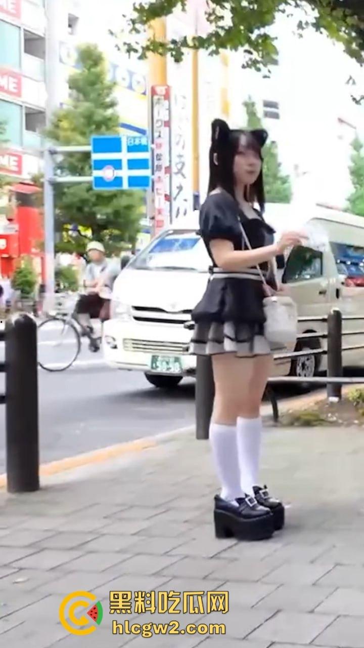 宅男天堂!实拍日本街头让人眼花缭乱的精致站街少女 多少钱可以带回家?-10