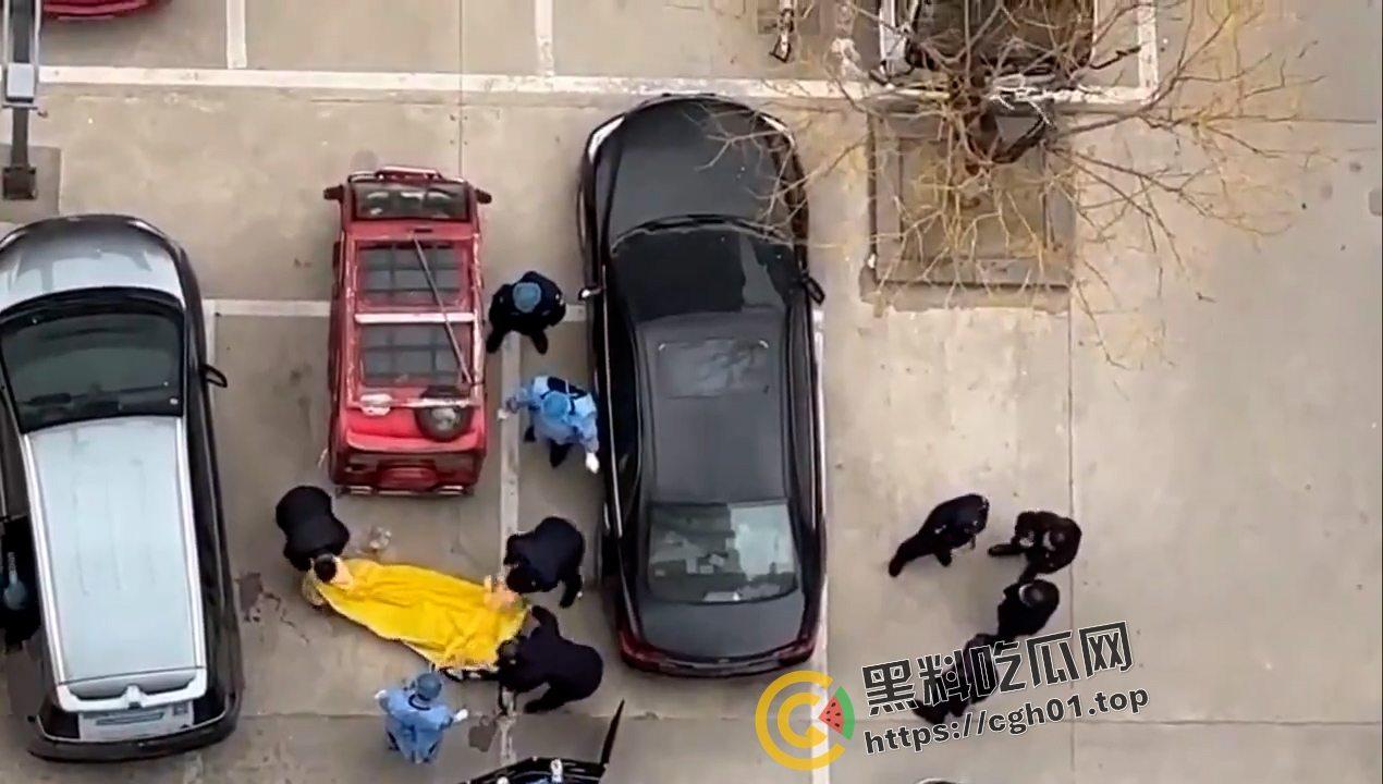 全网封锁消息!山东临沂大学停车场惊现本校学生尸体 自杀还是被掏器官?现场视频流出-4