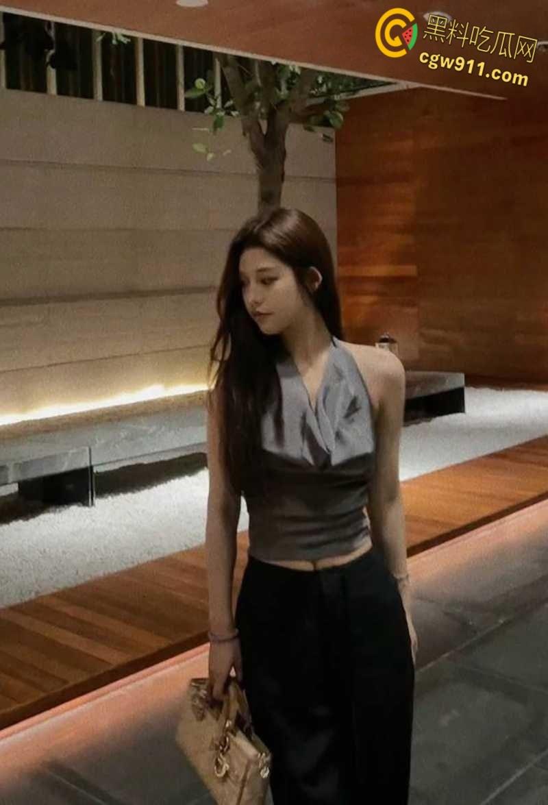 河南理工大学【沈银灯】,私下到处约炮体育生,对镜口交穿着黑丝被狂干,满地射完的避孕套真抗操啊!-2