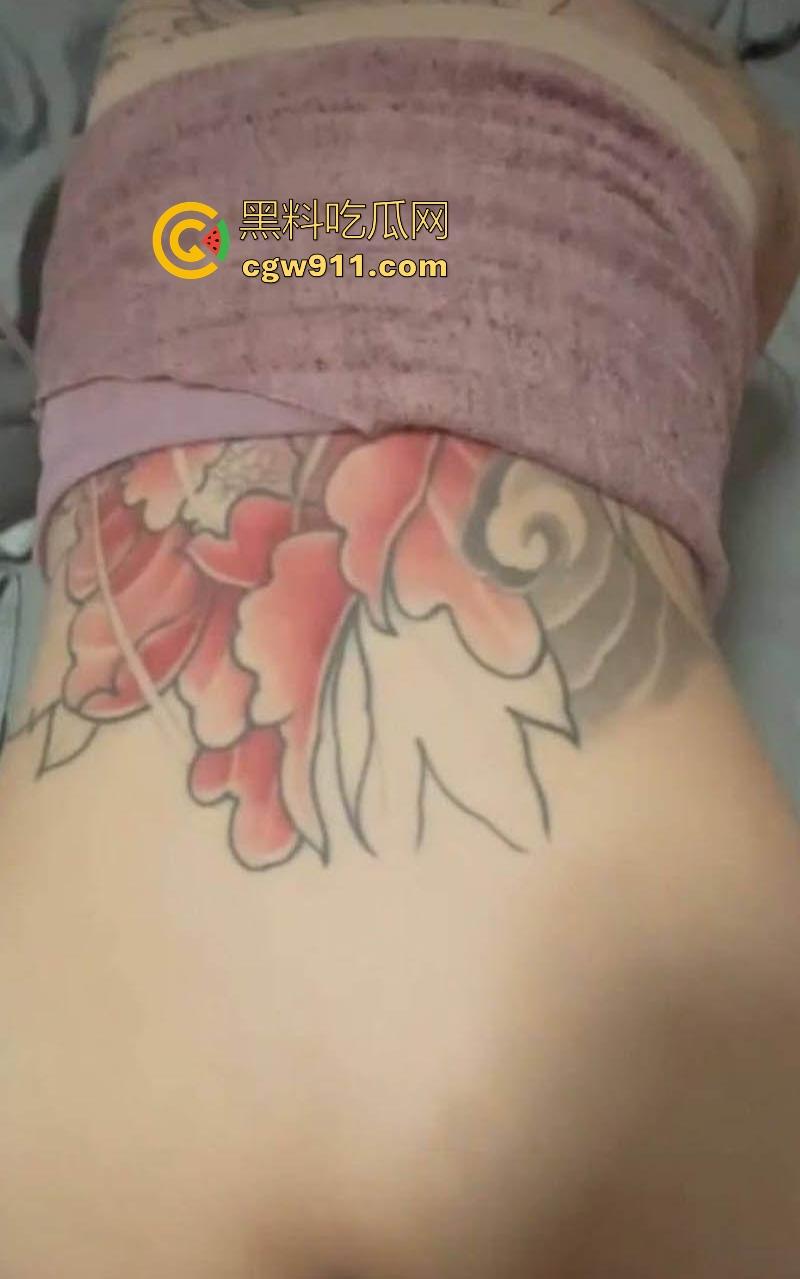 河南技术职业学院极品小妹【张慧慧】私密视频流出,纹身骚货被小伙狂操,乳浪翻飞淫水直喷,反差太刺激!-6