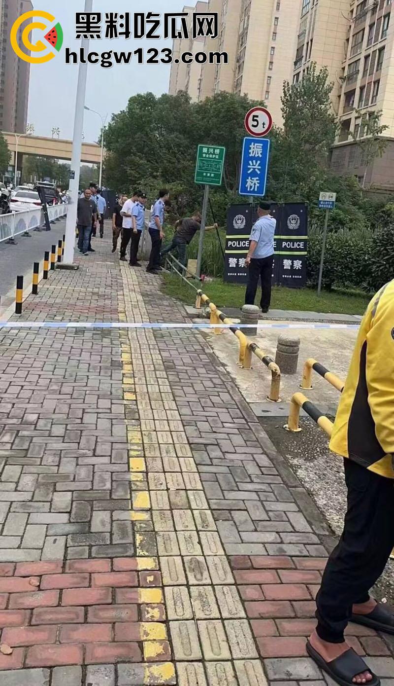 扬州振兴花园二期河道，发现一具21岁女尸，全身赤裸疑似是被害，打捞画面流出，胆小者勿入！-4