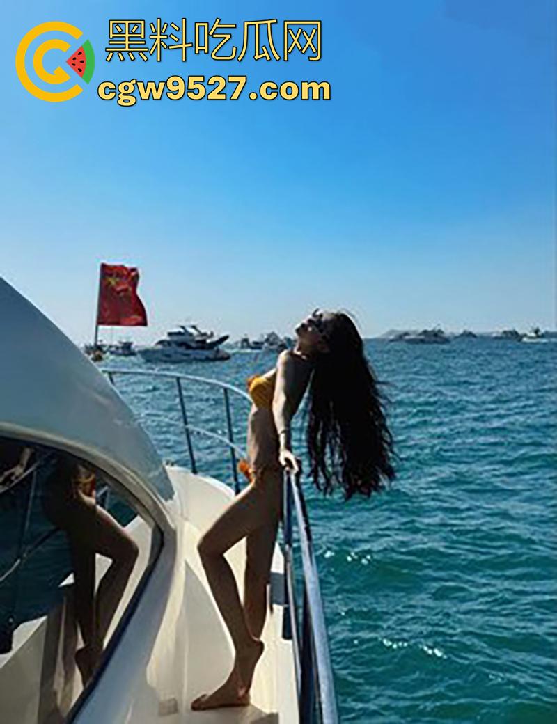 抖音女网红【刘紫怡】,模特身材大长腿超诱人,三亚酒店淫乱狂欢,黑丝勾魂浪叫不断,嫩穴被猛操高潮连连!-5