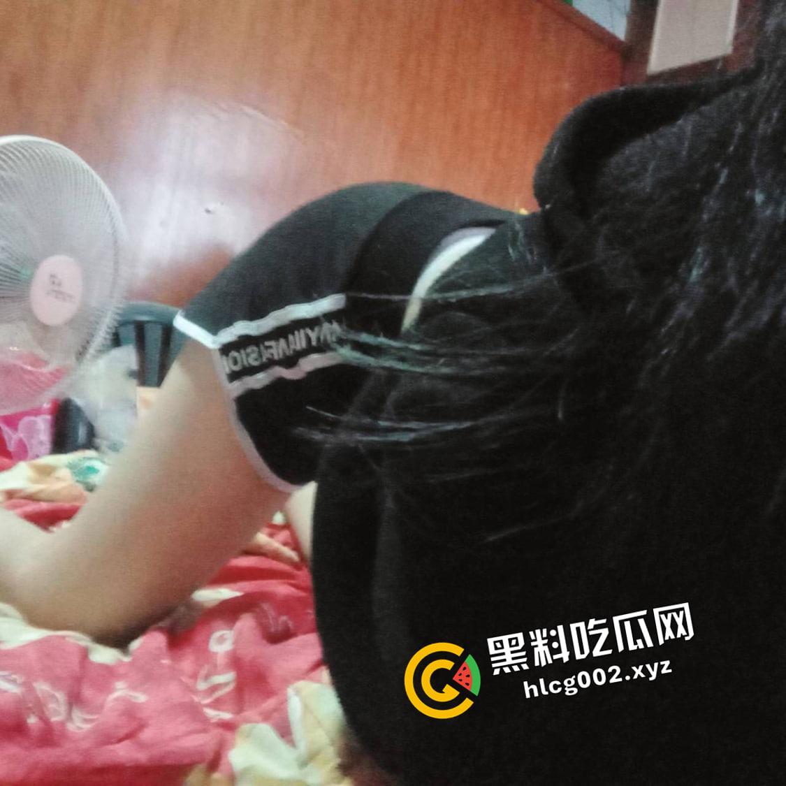 超级真实台湾高中生发春自拍 还在发育的小胸脯 巨嫩的小穴抠出小珍珠-13