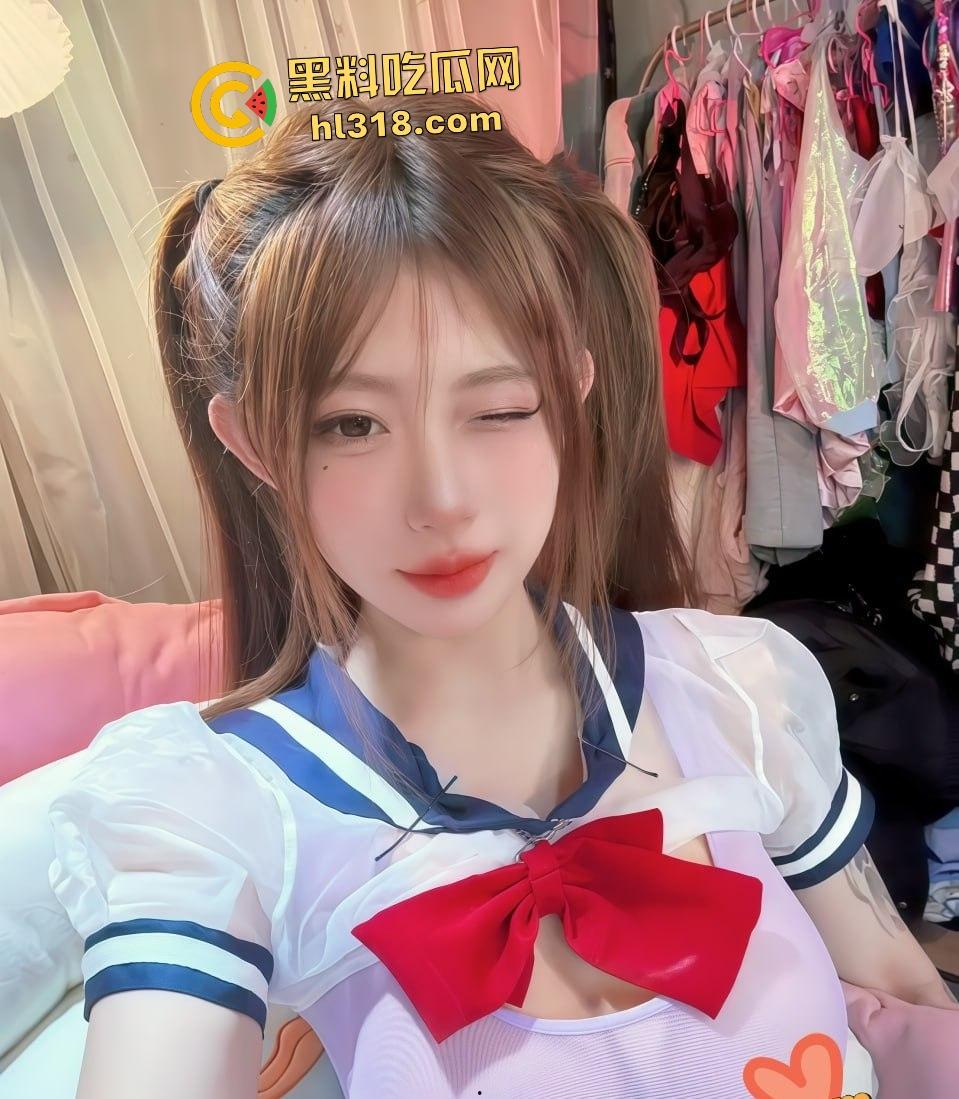 江苏校服辣妹勾搭精神小伙酒店开战，黑丝美腿一流口技狂吸蛋蛋，估计老公都没这待遇吧？-2