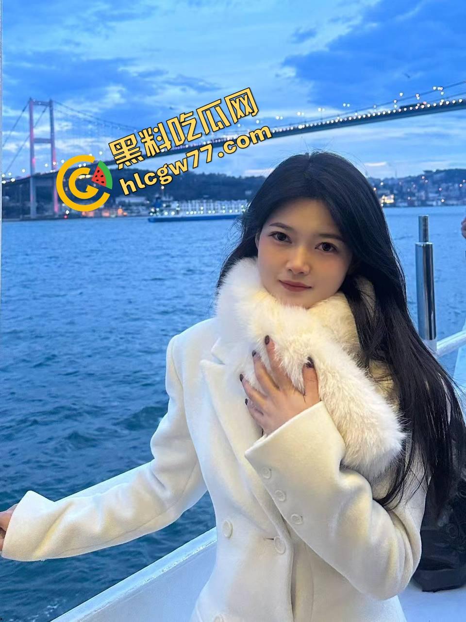 惠州卫生职业技术学院校花【谢燕婷】白月光秒变淫娃，私密视频外泄！-4