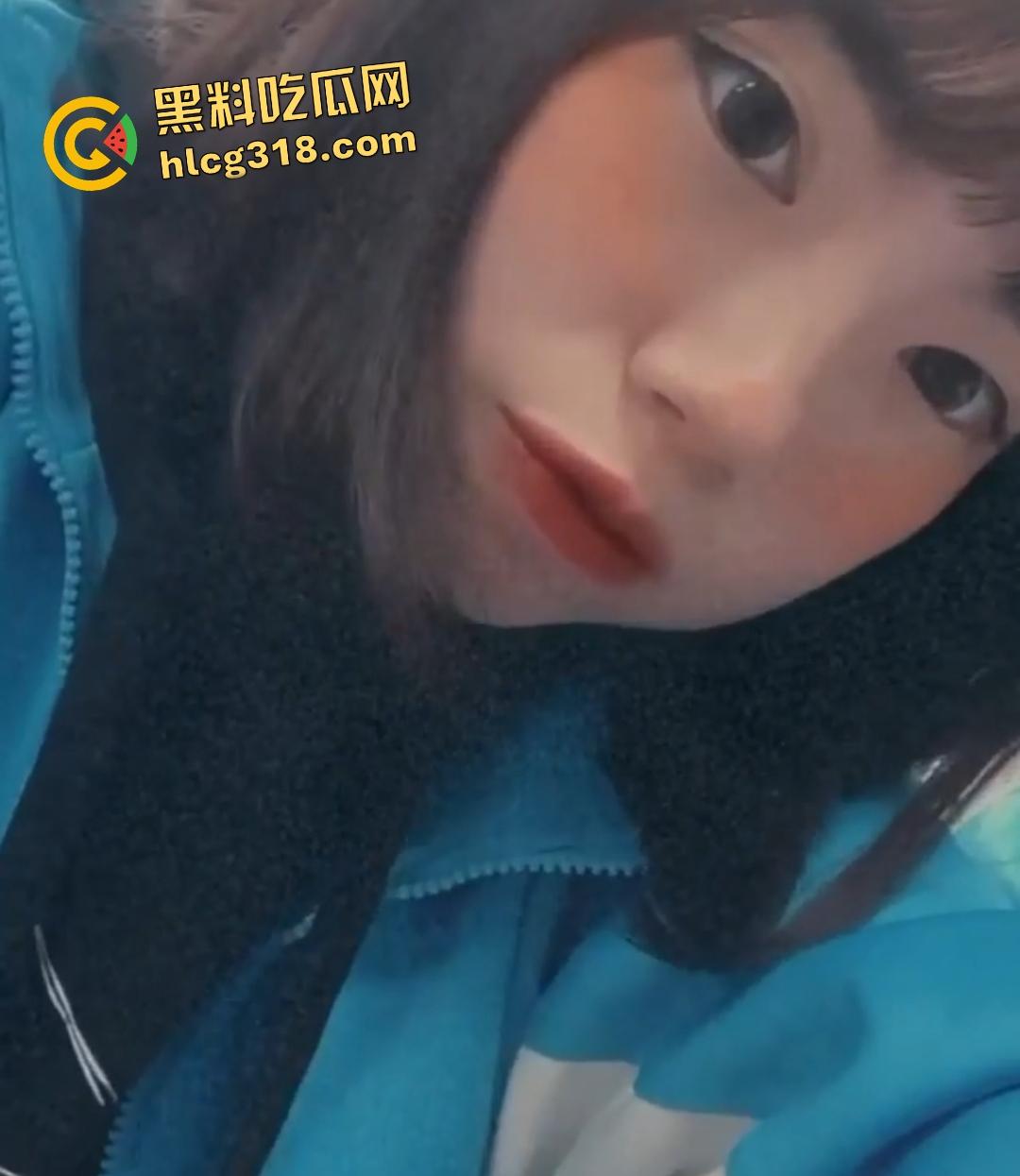 台湾能仁家商短发俏妹【薛庭儿】背妈偷欢，骑乘后入骚炸，从清纯到反差感直接拉满！-1