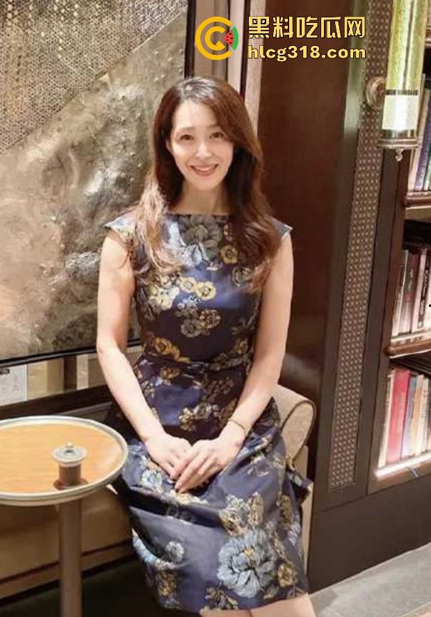 海角乱伦【爱玩求虐的婶婶】最新力作，调教母狗婶婶，踩奶狂插，满足婶婶的受虐倾向！-3