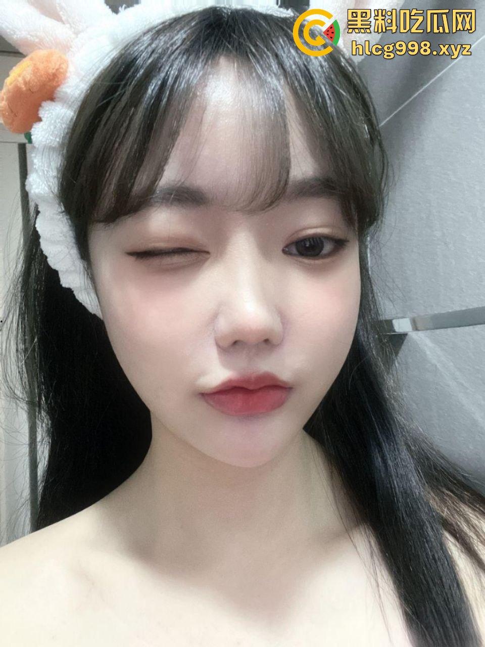 韩国巨乳美女【利休恩】洗澡私拍视频流出，奶子晃得人顶不住！科技脸加奶牛身材，韩国妹子都这样？-1