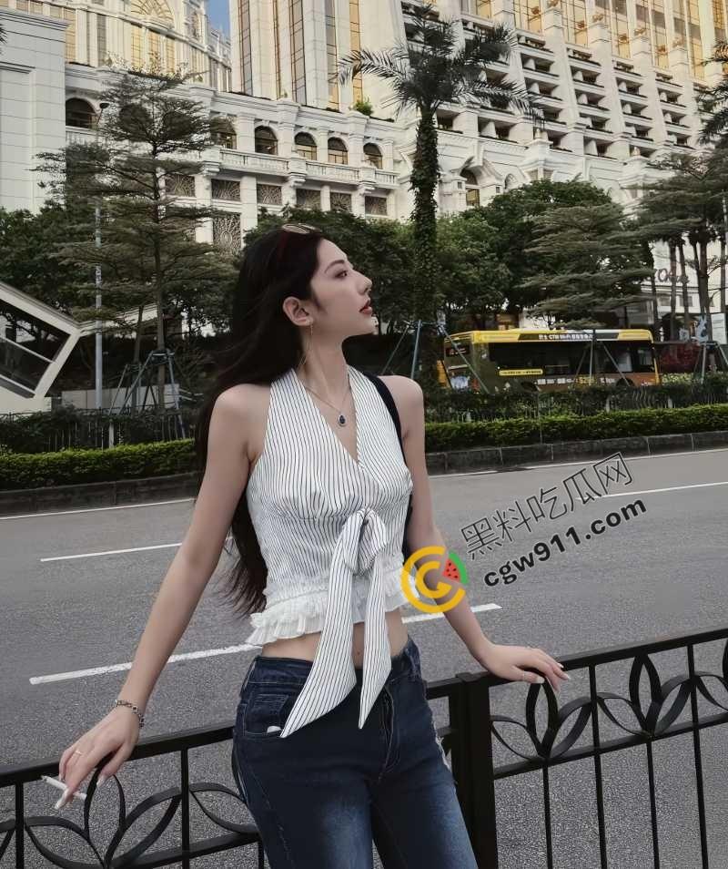 上海气质车模御姐【周伊娜】与男友激情约会！深喉舔屌口水拉丝，大屌无套爆操白虎嫩穴，淫水泛滥诱人至极！-10