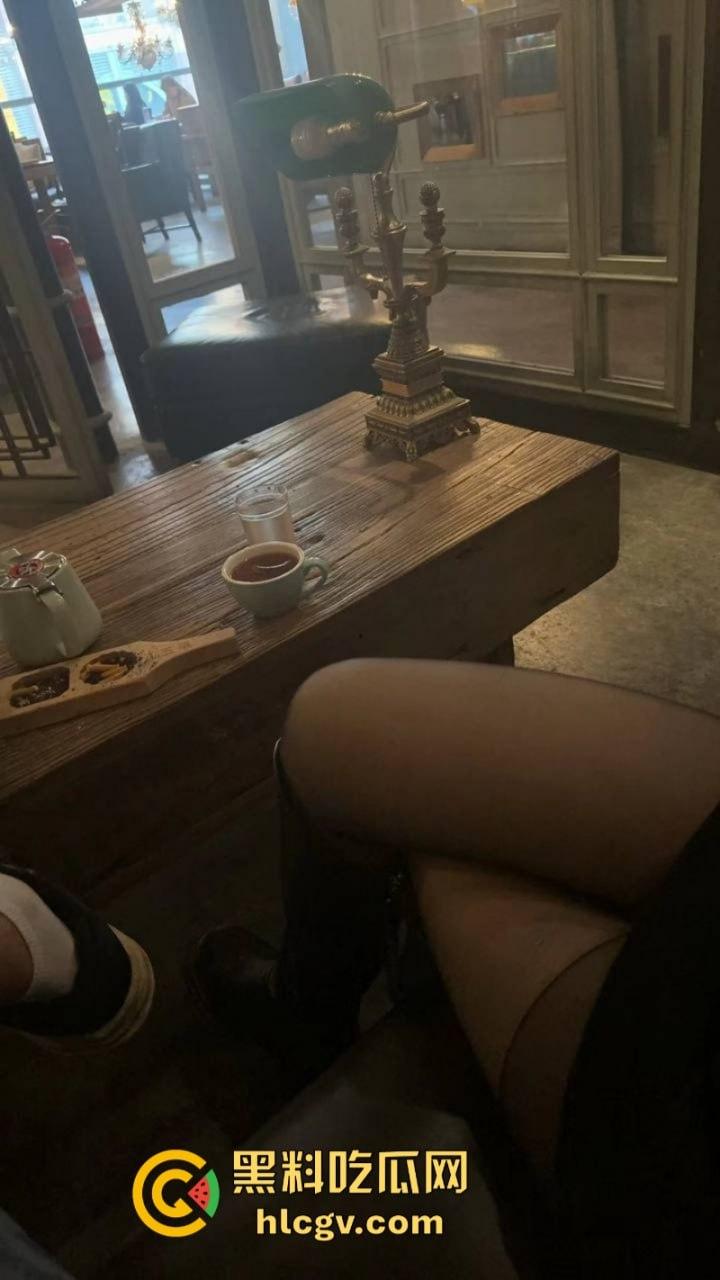 哈尔滨约炮大神 国庆节期间开房轮操数女 鸡巴都磨细了！-31