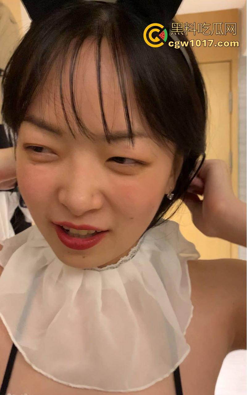 浙江工商学院风骚尤物【李雯雯】翘臀高撅，粉嫩紧穴迎接男友无套巨根，直捣深处猛烈抽插，OL白领床上尽显淫荡！-4