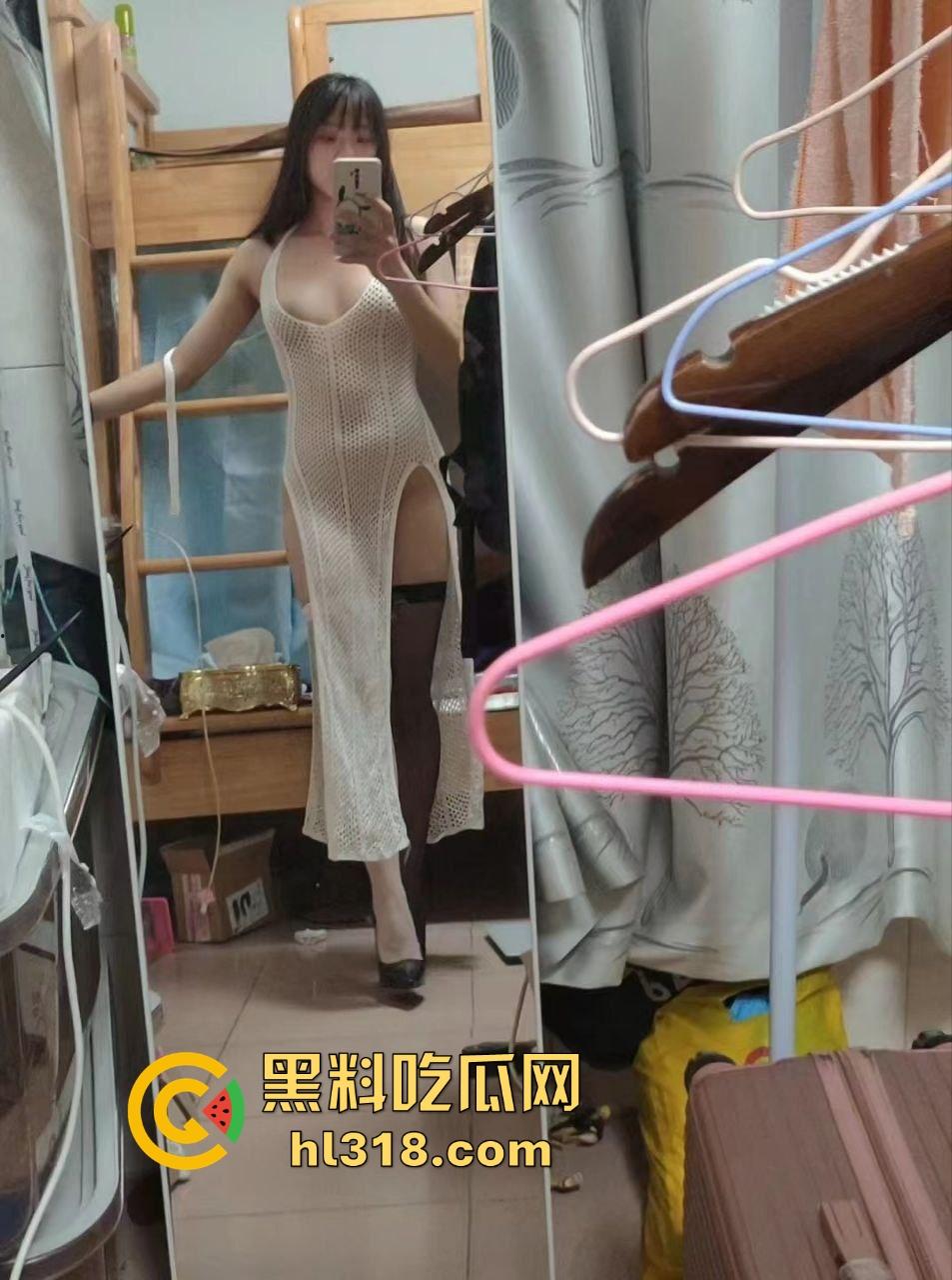 瓜友投稿！谈了一个性欲极强的女友，情趣骚衣挑逗自拍，日常宿舍自慰勾引，看得出来这逼瘙痒难耐！-5