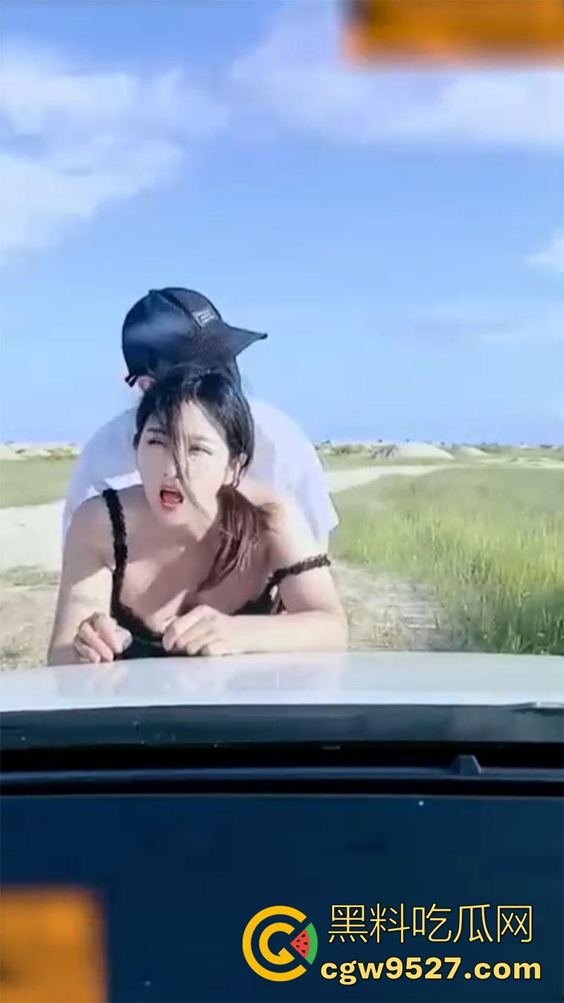 别人老婆就要站起来操，顶级人妻偷情合集，酒吧勾引先车震再户外，背着老公被调教成母狗，成为男人肉便器！-11