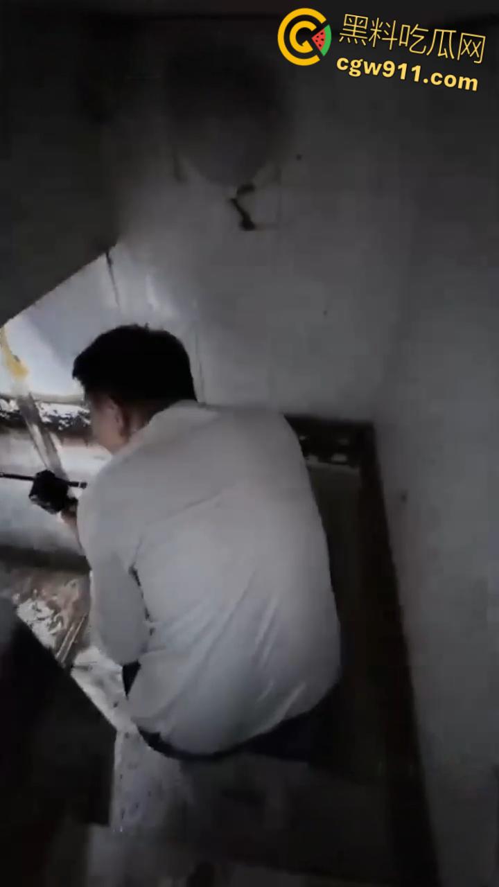 南京建邺区安民村某住宅，被房产中介发现地下室通道，建房期间正是1996年南京碎尸案，血腥味隐约飘密布水龙头！-8