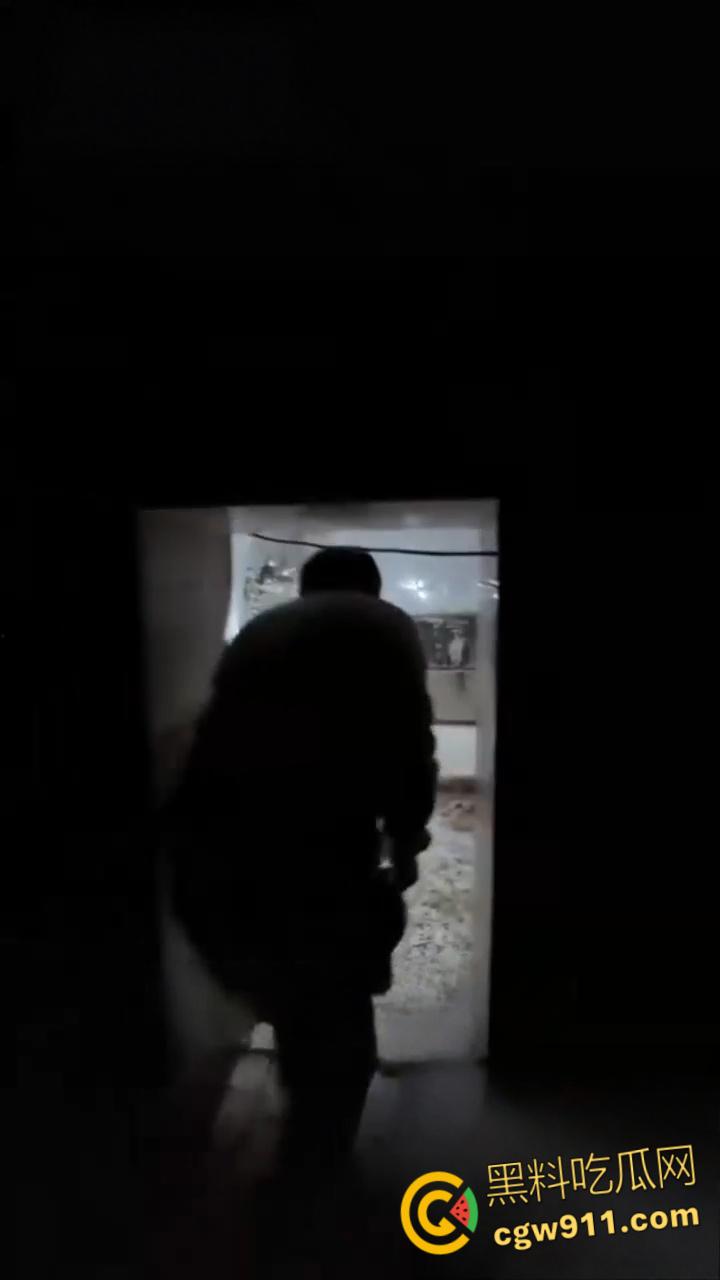 南京建邺区安民村某住宅，被房产中介发现地下室通道，建房期间正是1996年南京碎尸案，血腥味隐约飘密布水龙头！-10